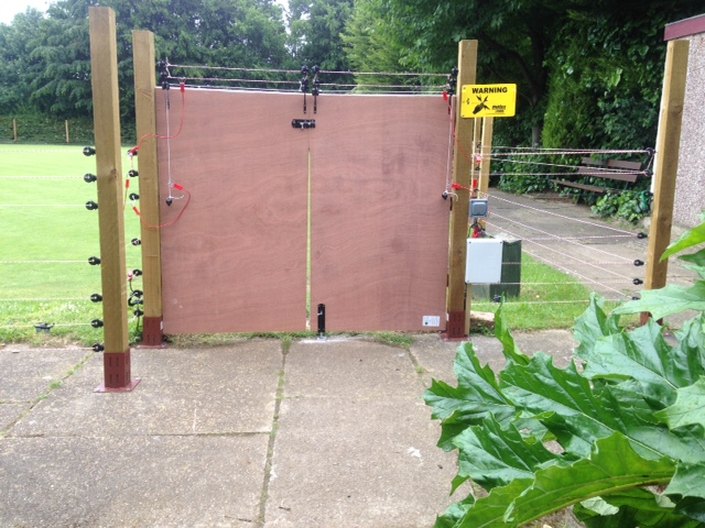 Bowling Club Gates - Fox-a-gon