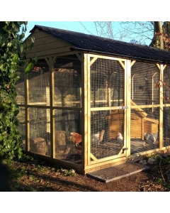 Large Enclosed Run | Apex Onduline Roof 19 Gauge Mesh